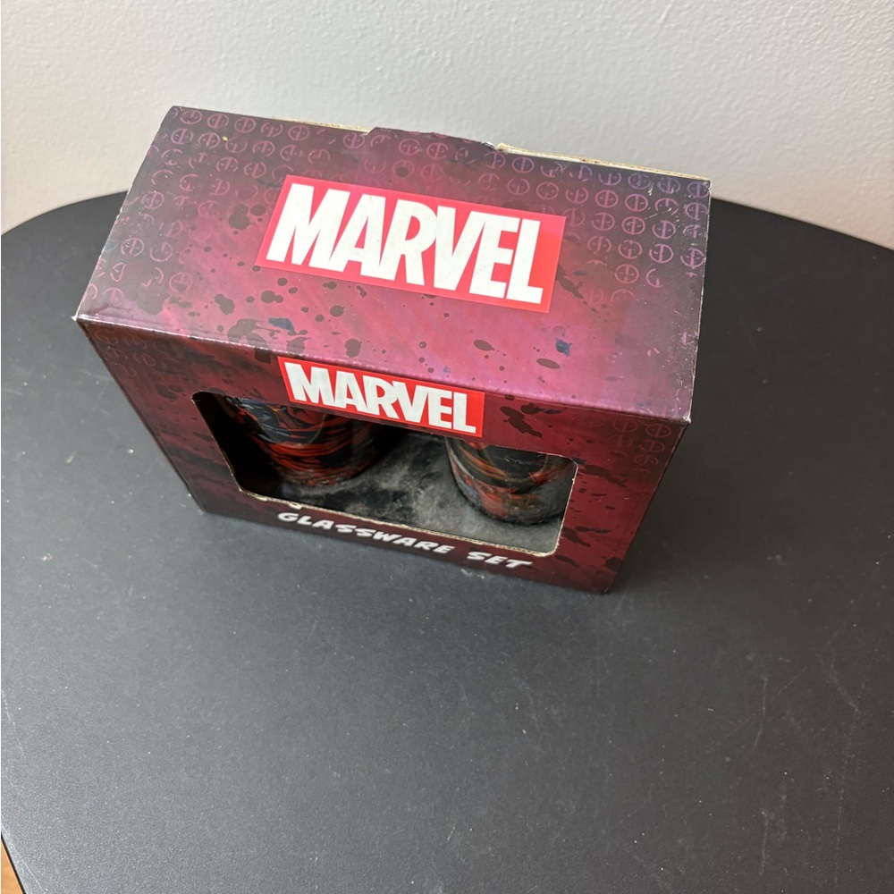 Marvel Glassware Set with Deadpool Graphics - Picture 2 of 4
